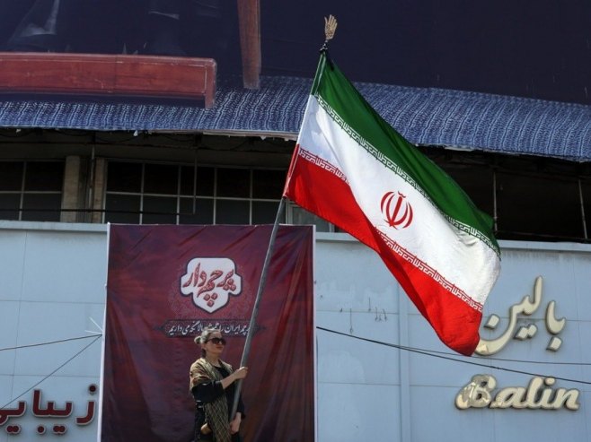 Iran najavio da će gađati mete SAD i saveznika ako budu napadnuti nuklearni objekti