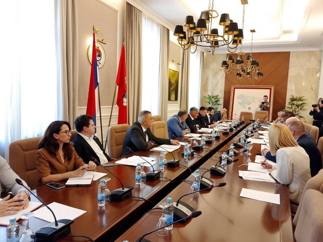 U Palati Republike sjednica Organizacionog odbora o obilježavanju Dana sjećanja; Konferencija za novinare na RTRS