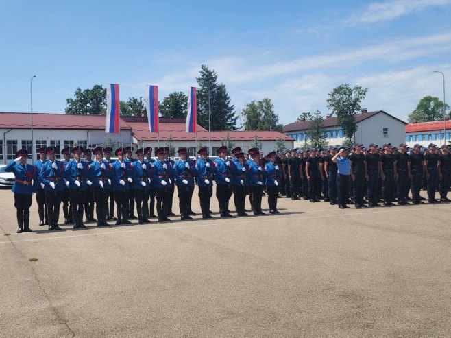 Ugovori sa kadetima i nova vozila SAЈ-u i Žandarmeriji (FOTO/VIDEO)