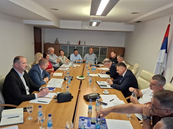 Bubić i Šeranić sa predstavnicima institucija i poslovne zajednice