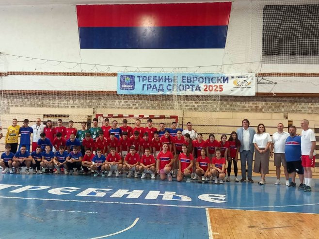 Ćapinova prisustvovala zajedničkom treningu rukometaša Srpske i Srbije
