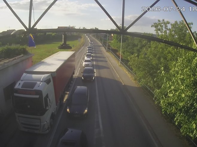 Gužve na prelazima Gradiška, Kostajnica, Gradina i Brod