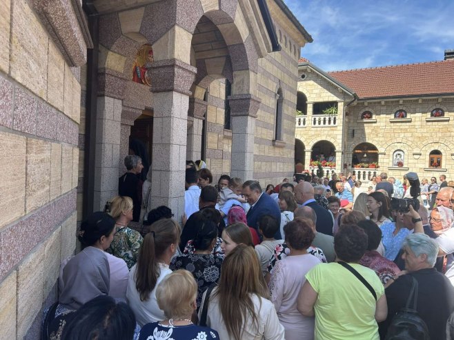 Manastir Osovica obilježava praznik Presvete Bogorodice Trojeručice, prisustvuje Dodik (FOTO)