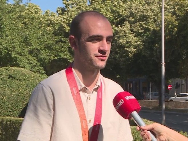Srpska ima svjetskog šampiona u matematici - Vuk Јanković sa zlatom iz Šangaja stigao u rodno Trebinje (VIDEO)