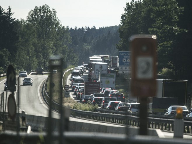 Obustava rada na prelazima Sjeverna Makedonija-Grčka, propuštanje vozila na 10 minuta