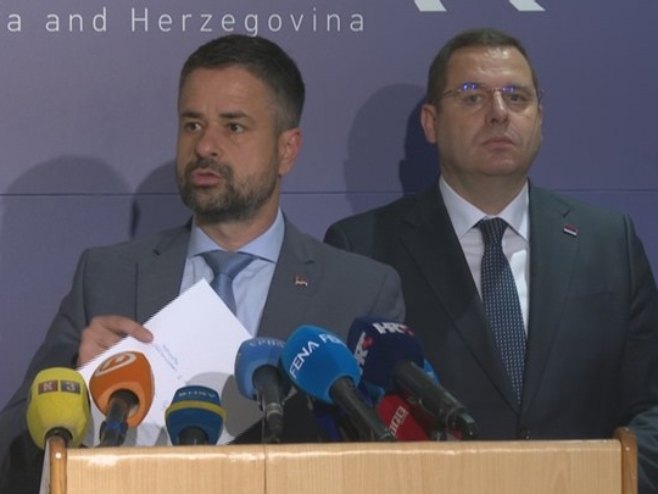 Amidžić: Srpska četiri godine nije uvećala davanje zajedničkim institucijama; Vuković ne može tumačiti budžet (VIDEO)