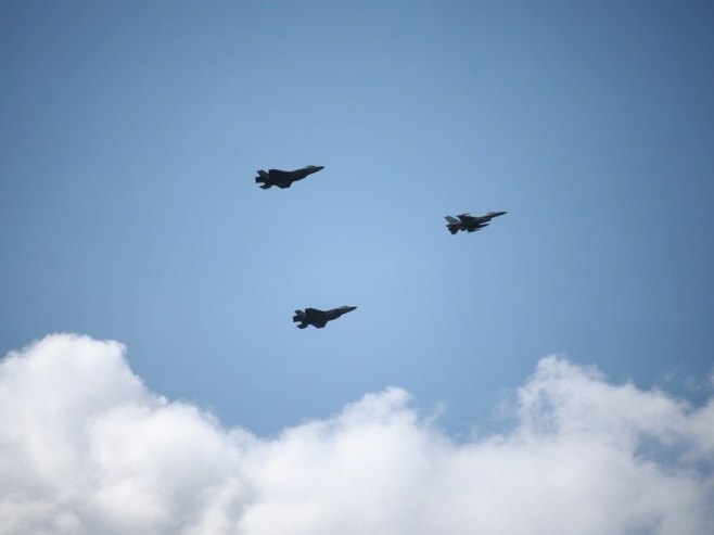 SAD i Saudijska Arabija izvele udare u Iraku; IRGC: Pogođena tri naftna tankera u Ormuskom moreuzu