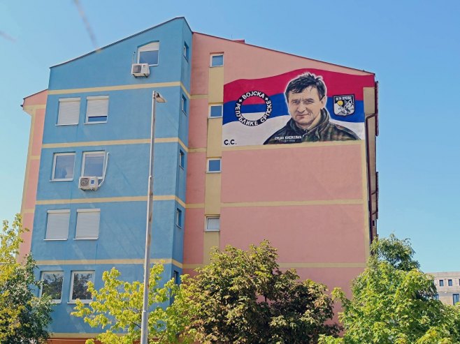 Oslikan mural posvećen Srđanu Kneževiću