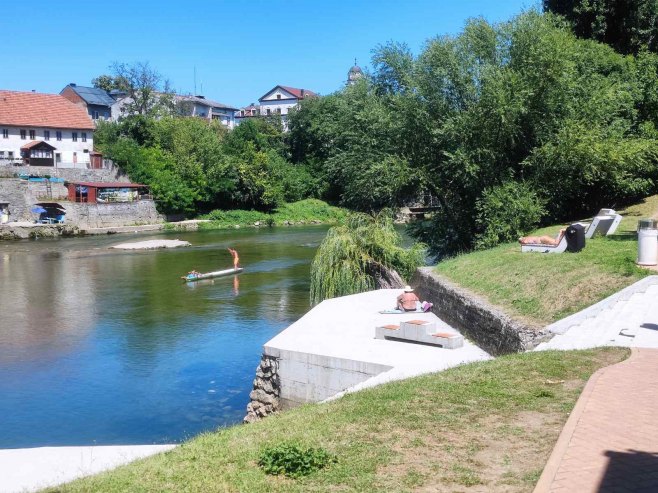 Banjalučani spas od vrućine pronašli na Vrbasu