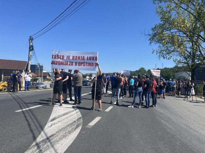 U banjalučkom naselju Ramići protesti građana zbog regionalne deponije (FOTO)