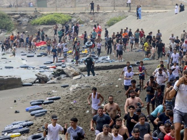 Vlasti Seute traže od Madrida da proglasi vanredno stanje i pošalje vojsku; Hiljade migranata prešlo granicu (VIDEO)