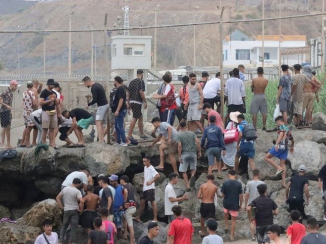 U Maroko se vratilo više od 25.000 migranata; Više država  traži od Španije da povrati kontrolu nad granicama (VIDEO)