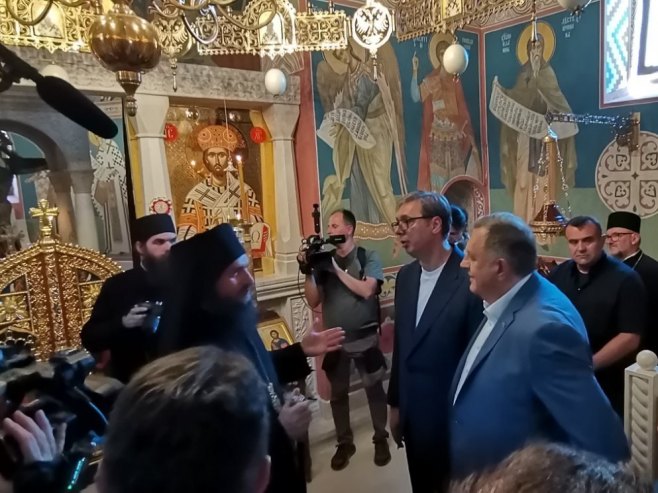 UŽIVO - Vučić i Dodik u manastir Rmanj; Eparhija bihaćko-petrovačka ključna za opstanak Srba u Krajini (FOTO/VIDEO)