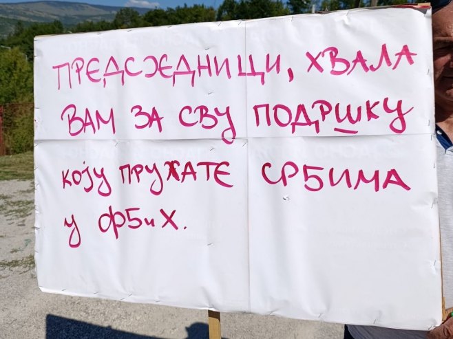 Poruke podrške i dobrodošlice Dodiku i Vučiću u Drvar (FOTO)