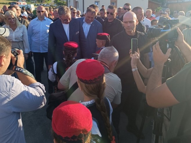 Dodik i Vučić na obilježavanju slave hrama u Sitnici