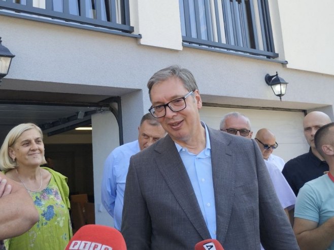 Vučić odgovorio Helezu: U BiH nije bilo neprijavljenih policajaca iz Srbije