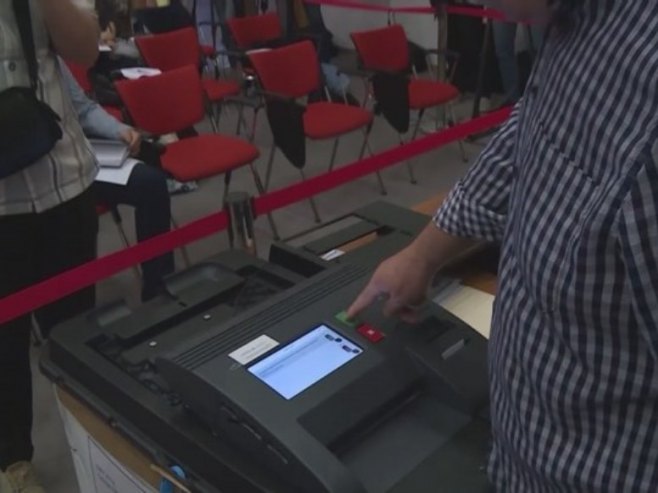 CIK potvrdio - stigla nova oprema za izbore: Sve glasnije kritike stručne javnosti na cijeli proces (VIDEO)
