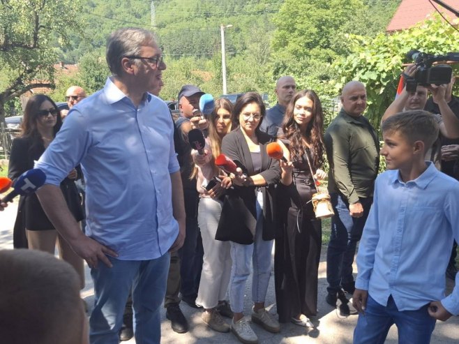 Vučić u Јezeru Vučić u Јezeru - Foto: RTRS