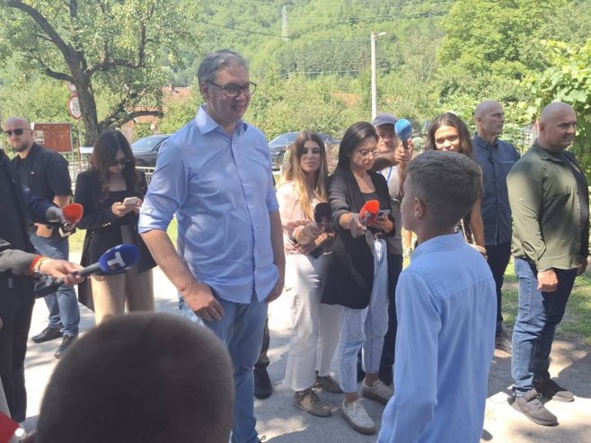 Vučić: Važno je da pomognemo svakoj opštini gdje živi naš narod (FOTO/VIDEO)