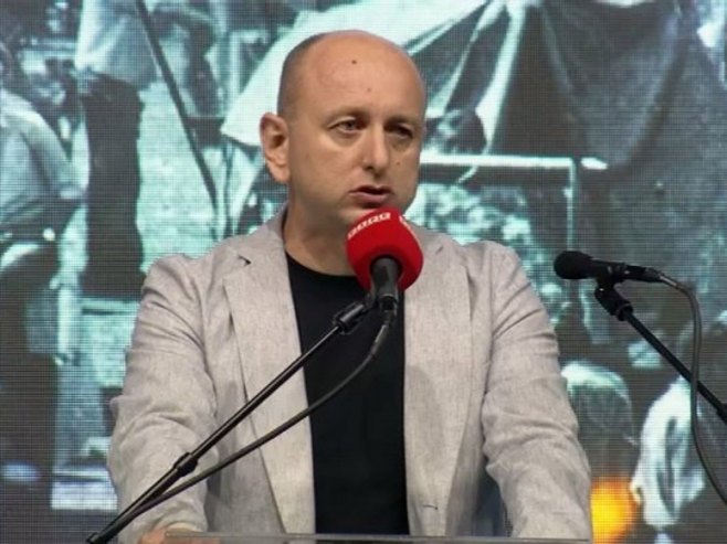 Knežević: Umjesto u Mrkonjić Gradu odnarođena Crna Gora sutra svoj barjak nosi u Zagreb (FOTO/VIDEO)