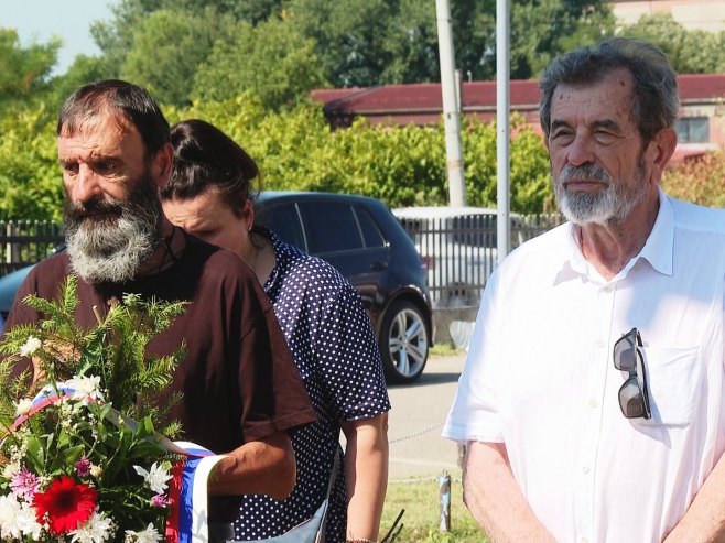 Na Perduvovom groblju u Banjaluci položeni vijenci - Foto: RTRS
