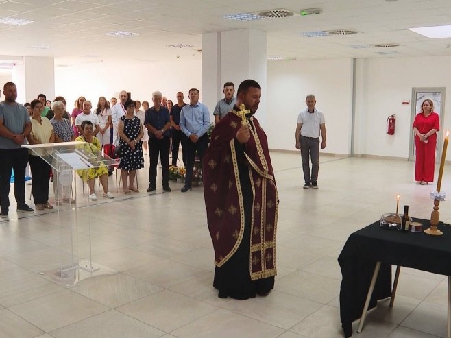 UKC Srpske odao počast radnicima poginulim u Odbrambeno-otadžbinskom ratu