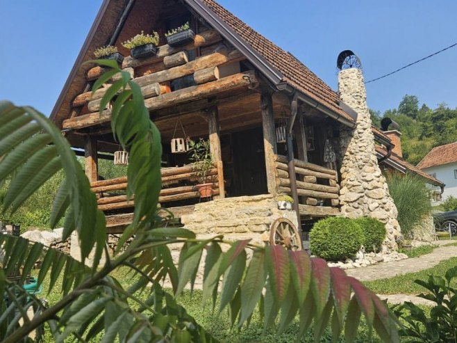 Mrkonjić Grad: Nagrađena domaćinstva Pavlović i Perić (FOTO)