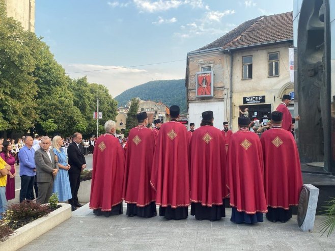 Povodom slave grada u Zvorniku održana večernja služba i litija, prisustvovala Cvijanović (FOTO)