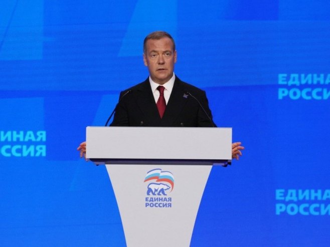Medvedev: Ursulu fon der Lajen ne zanima Evropa, samo sankcije i banderovska klika Medvedev: Ursulu fon der Lajen ne zanima Evropa, samo sankcije i banderovska klika