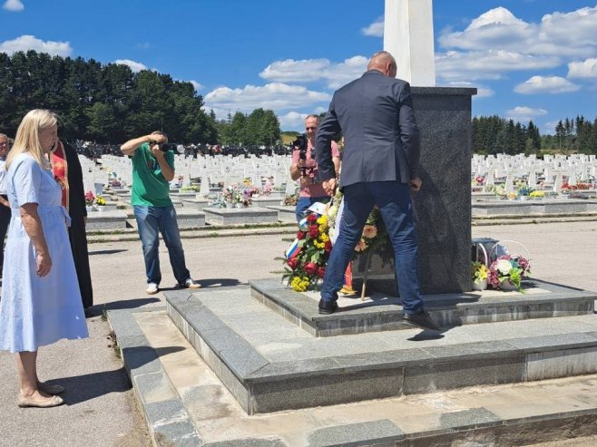 Cvijanović položila vijence na "Novom Zejtinliku"