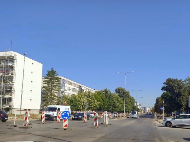 Kod "Audi servisa" u Banjaluci postavljen privremeni kružni tok
