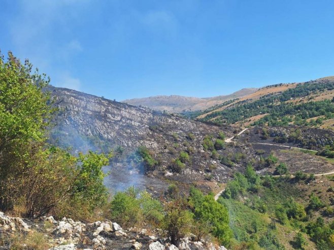 Na području Nevesinja aktivna tri požara; U gatačkom selu Slivlja stanje stabilno