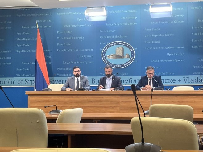 Golubović: Razradićemo model sufinansiranja produženog boravka; Makarić: Proširujemo kapacitete Bolnice u Bijeljini