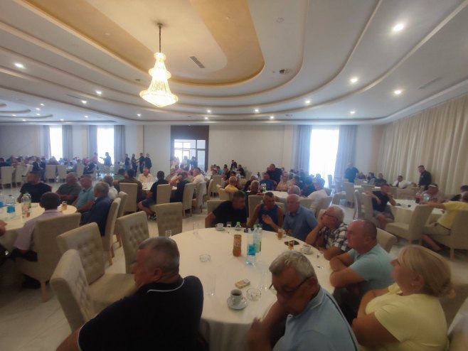 Minić sa mještanima Kacevca, Banjice, Batara i Glavičica
