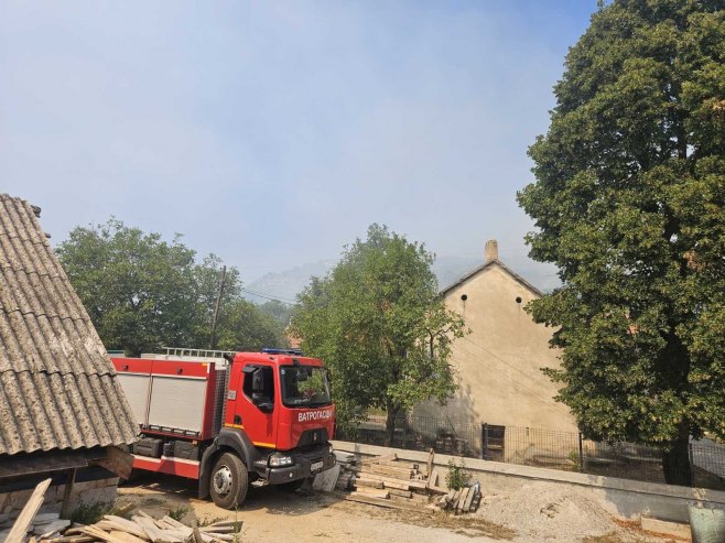 Požar u Nevesinju aktivan, ali pod kontrolom