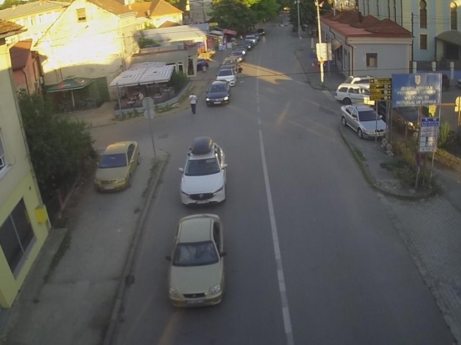 Duge kolone vozila na izlazu iz BiH