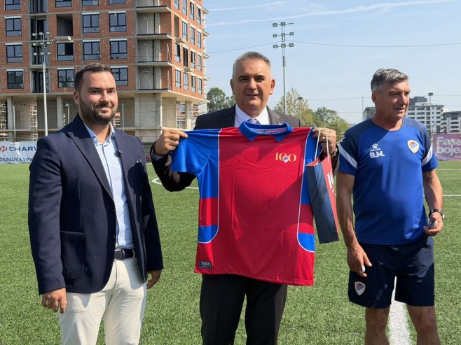 Minić posjetio FK Borac: Vlada obezbijedila čarter let za put Borca na gostovanje Vikinguru (FOTO/VIDEO)