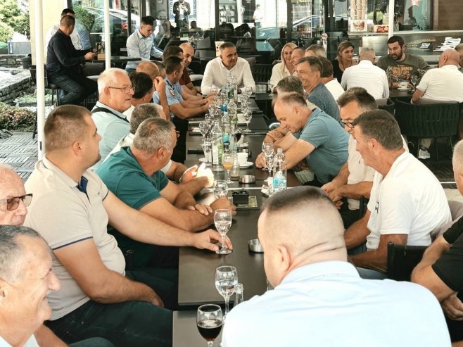 Minić sa lovcima u Prnjavoru: Svoj među svojima