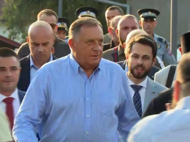 Festival "Veče ojkače" kod manastira Moštanica; Prisustvuju Minić i Dodik