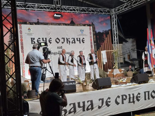 "Veče ojkače" kod manastira Moštanica - pjesme koja je Krajišnike proslavila širom svijeta (FOTO/VIDEO)