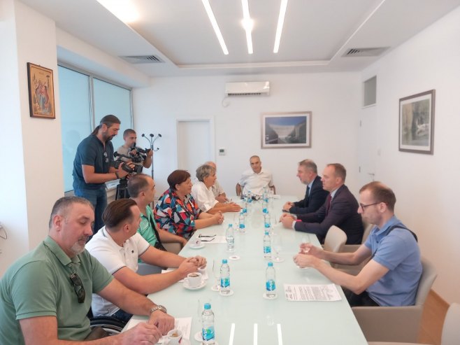 Šeranić sa predstavnicima udruženja osoba sa invaliditetom: Razgovarano o izmjenama Zakona o socijalnoj zaštiti