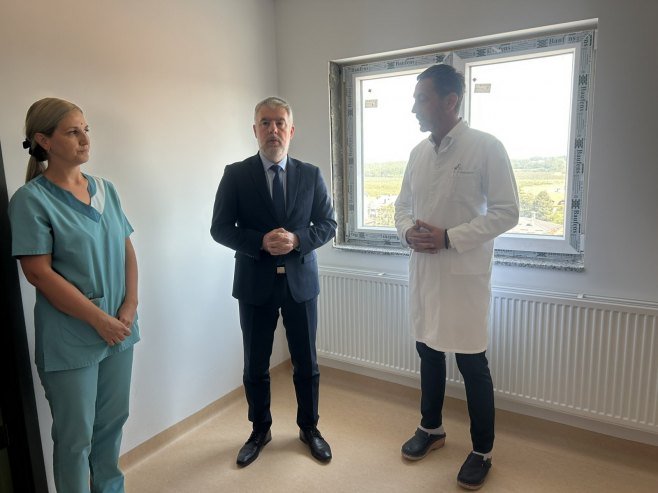 Alen Šeranić posjetio bolnicu u Nevesinju Alen Šeranić posjetio bolnicu u Nevesinju - Foto: RTRS