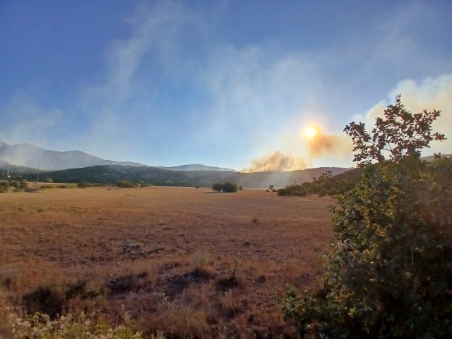 Požar između Trebinja i Dubrovnika zahvatio široko područje