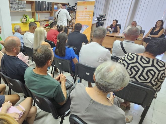 Mrkonjić Grad: Predstavljena knjiga "Čovjek na ušu sa izvorom"