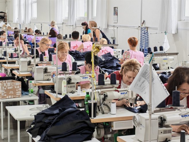 Stigla oprema za fabriku Јumko u Drvaru - ispunjeno obećanje predsjednika Srbije (FOTO)