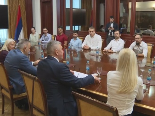Minić sa stipendistima Fonda "Dr Milan Јelić": Cilj da najbolji studenti ostanu u Srpskoj