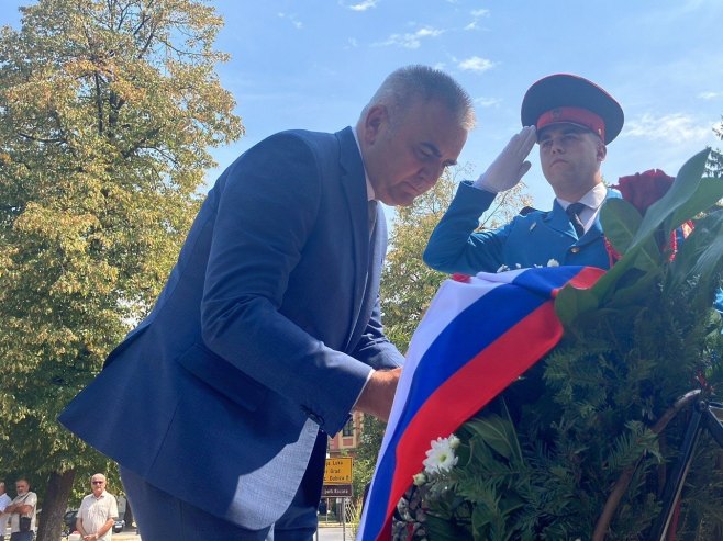 Minić u Prijedoru - odao počast poginulim srpskim borcima (VIDEO)