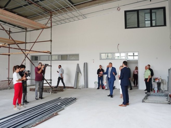 Minić u Omarskoj posjetio novoizgrađenu sportsku dvoranu (FOTO)