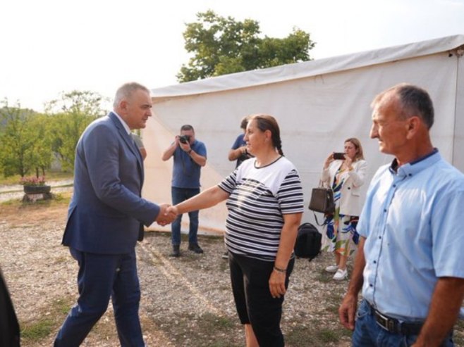 Minić: Porodice koje ostaju na svom ognjištu zaslužuju našu punu podršku (FOTO)