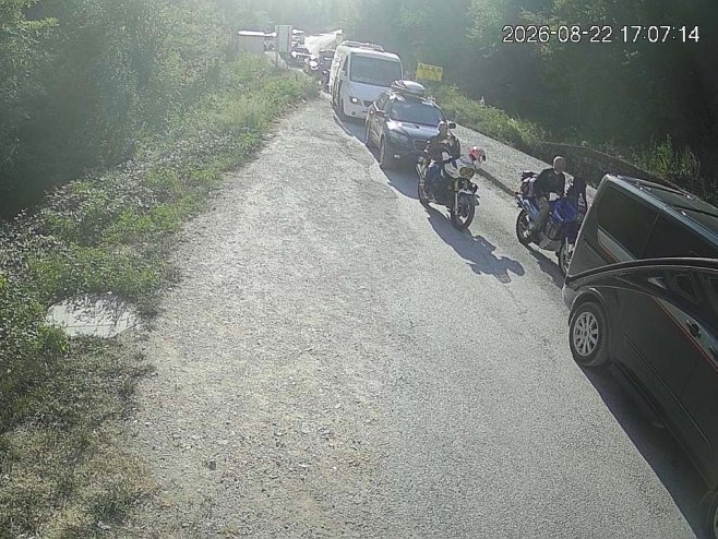 Duga čekanja na granici